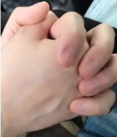 第一次十指相扣