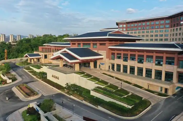 加强管理,强化服务,勇当行业标杆,努力把百色饭店打造成广西乃至国内