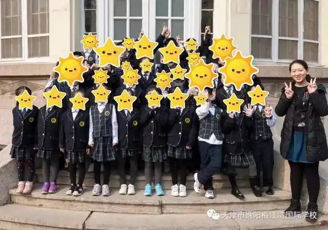 天津开学季市内六区小学校服一览,哏儿都小豆丁穿出英伦范日韩风
