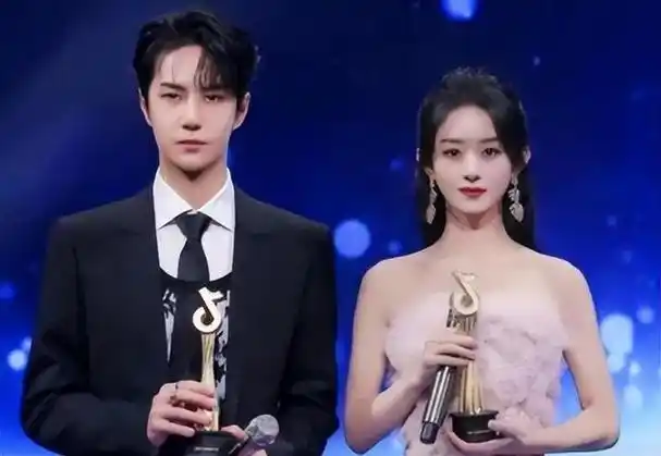 回顾"天选半夏"赵丽颖:被王一博独宠遭85花孤立,新剧口碑吊打杨幂