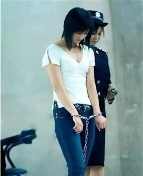 2005年死刑犯毕丽梅被枪决,在殡仪馆意外苏醒,家属:她命不该绝