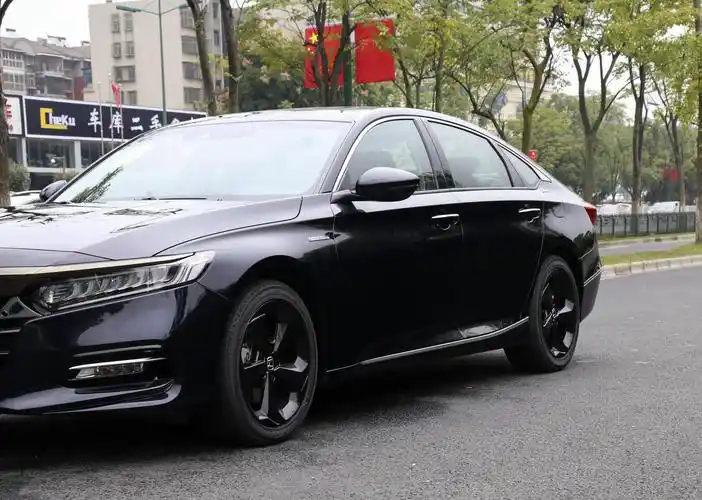 2021款本田雅阁登场!新车比迈腾还漂亮,油耗4.4l加92油,面子足