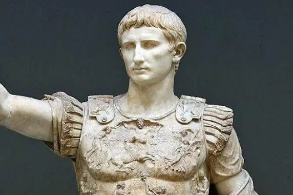 既然罗马帝国曾经辉煌,就不得不提罗马帝国的开国皇帝,他就是屋大维