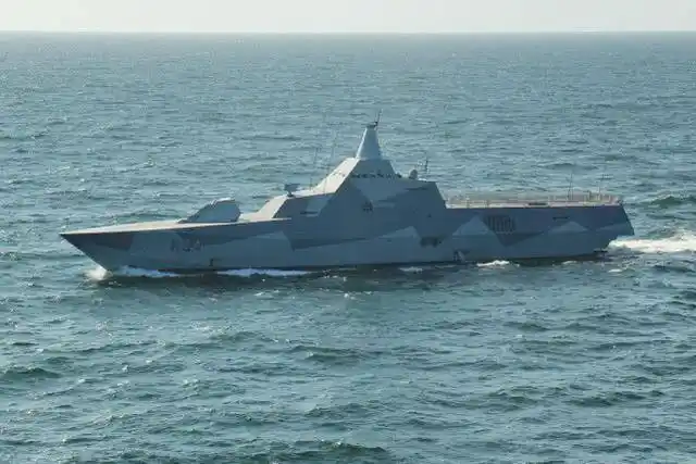 芬兰哈米纳级导弹艇采用的迷彩主要是为了其能够隐蔽在海岸附近