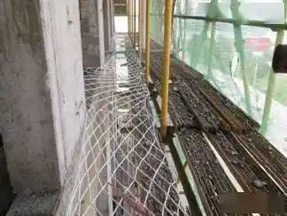 19,脚手板铺设出现探头板