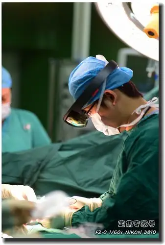 医生拿到一副能"透视"的眼镜,手术台上省了大事