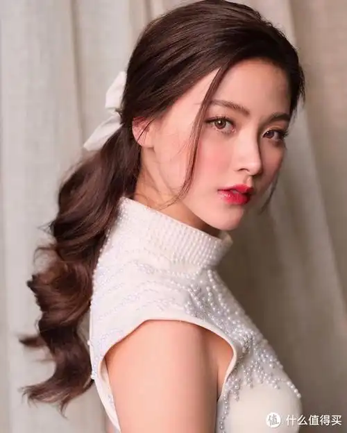 国民初恋成性感大美女泰国女演员的身材和穿搭从来不会让人失望