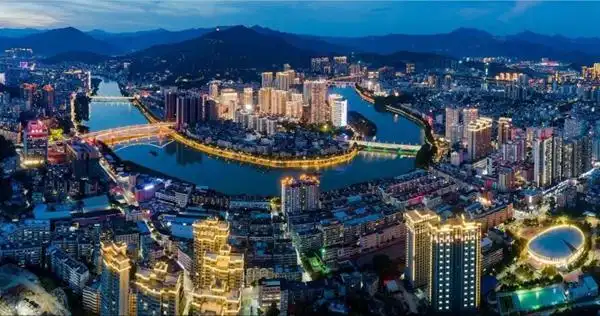 安溪城区夜景. 刘伯怡 摄