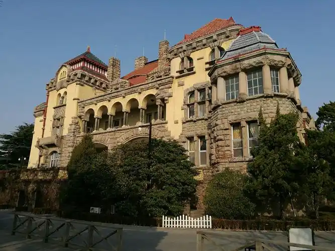 《青岛冬季行》五:历史的记忆～～(德国总督府旧址)