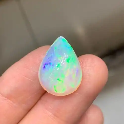 74ct超级美白欧泊石061500