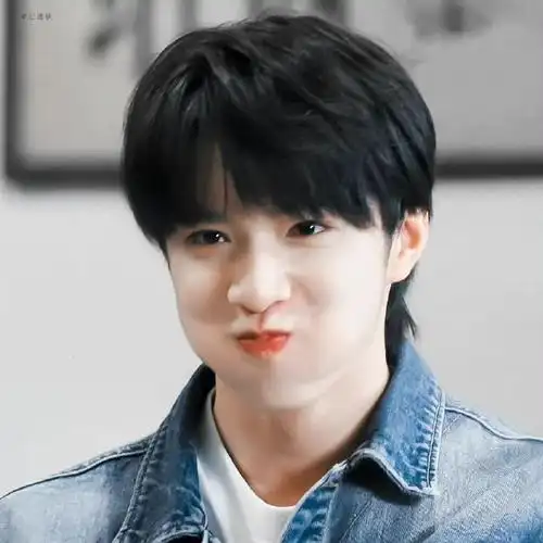 男孩子嘟嘴就是要    #新生代演员刘耀文#  @时代少年团-刘耀文