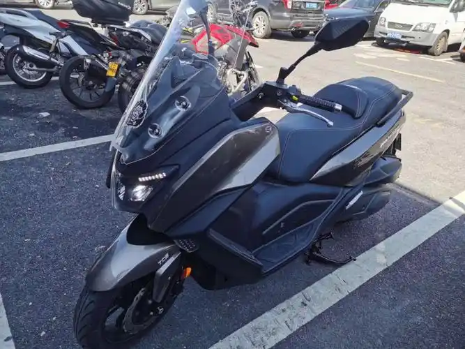 给你全新感官体验的中踏板——三阳maxsym400