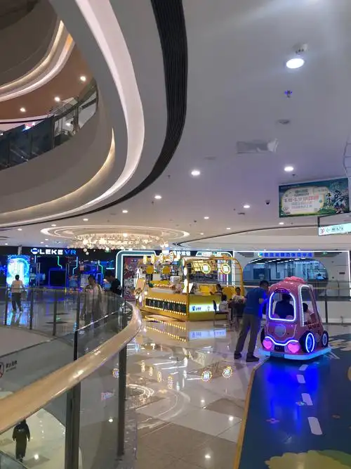 雨天的东丽万达人也不少