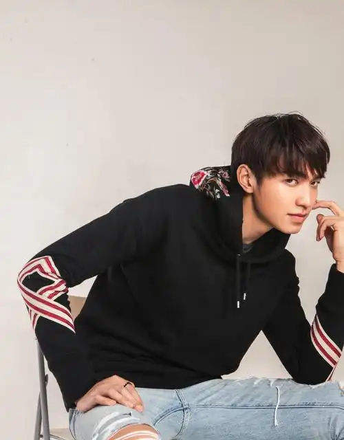 严禹豪图片严禹豪帅气图片