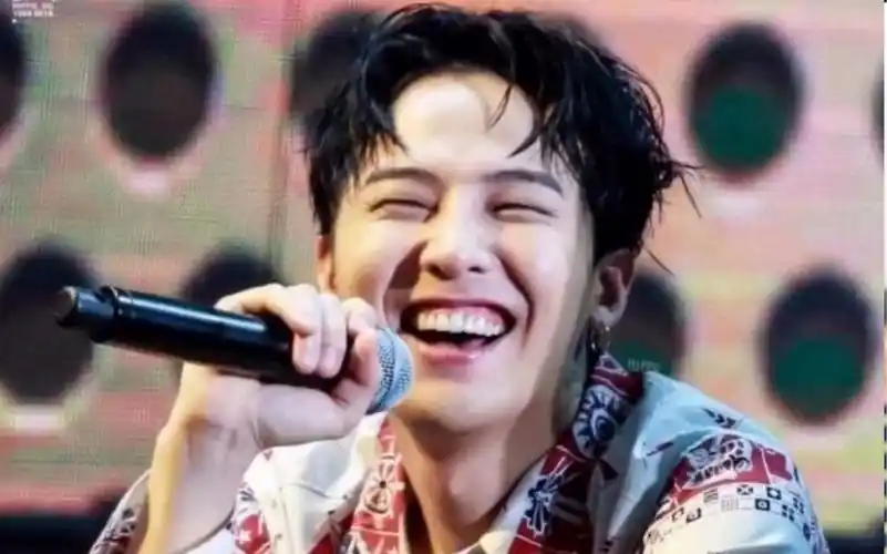 权志龙先生你知道自己笑起来有多好看吗