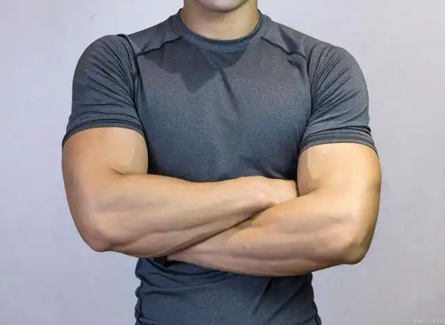 精力旺盛的男性,常有这3个共性,男人味十足