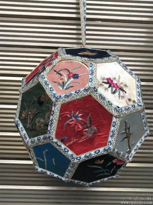 清中期纯手工刺绣绣球