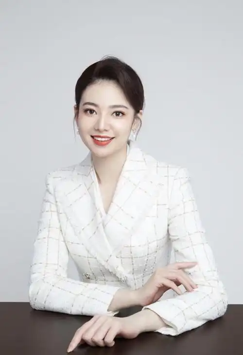 白色蕾丝袜又长又直,命给你|女主持|女主播|美女榜|直播港澳台_网易