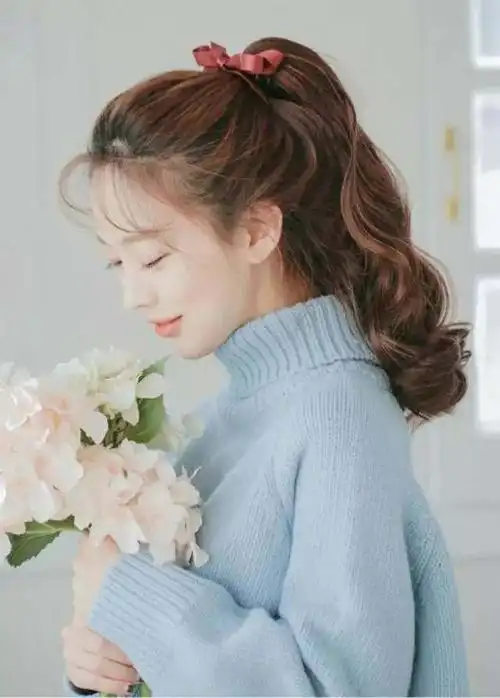 高马尾辫扎头发好看又瘦脸,让你拥有瓜子脸!