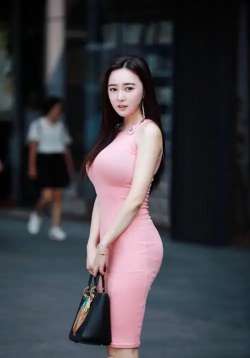 不要追求纸片人,其实微胖身材刚刚好!