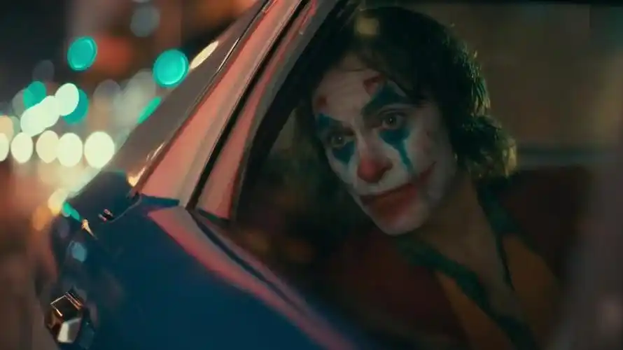 杰昆菲尼克斯的嘴是兔唇吗,他为什么能演好小丑