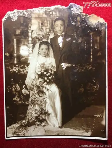 著名京剧演员李少春,王次君民国时期结婚照非常珍贵的原版老照片