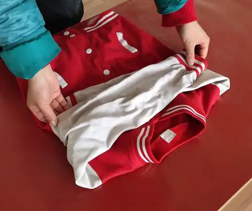 草莓三班《我会叠衣服》