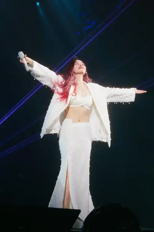 张靓颖光巡回演唱会##张靓颖福州演唱会