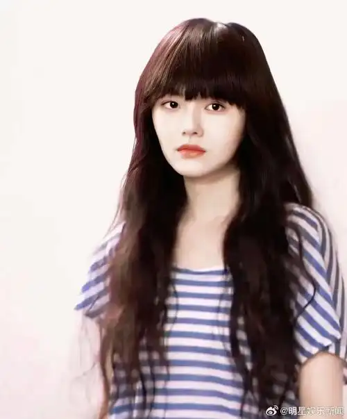 大s女儿发量#以前看泡沫之夏,想着以后要留尹夏沫一样的发型,结果