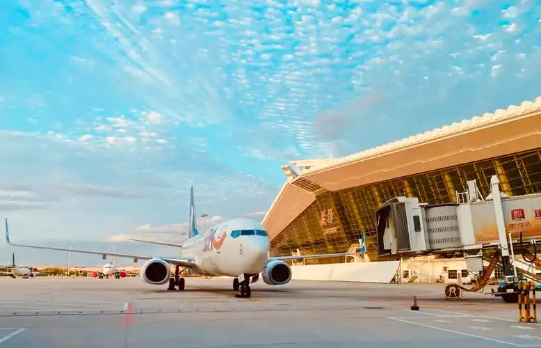 摆渡车06手机视角下的76厦门高崎机场