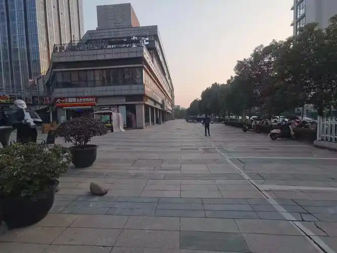 首付30万,新北万达旁曼哈顿沿街铺成熟,常州新北新区公园曼哈顿广场科