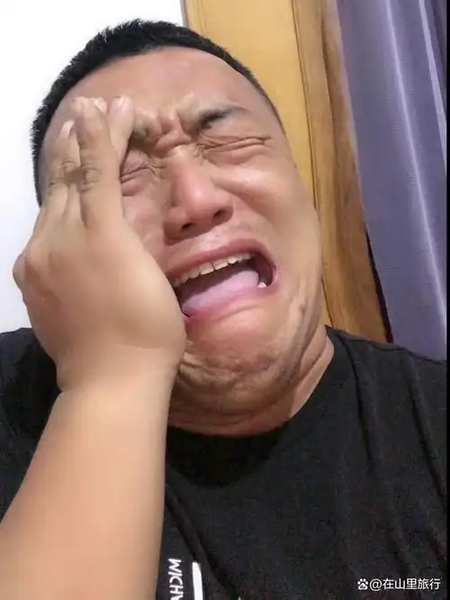 半夜起床上厕所,居然发现老婆出轨的的证据,那人居然是我老板