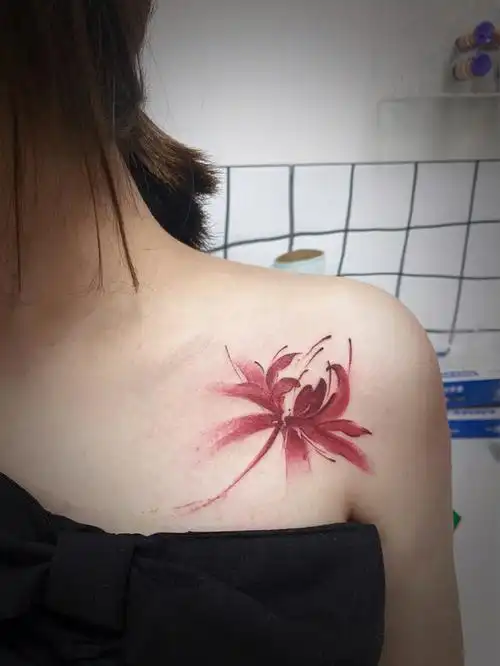 彼岸花锁骨纹身女生纹身