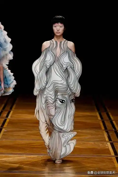 创意服装美到令人眩晕的服饰艺术