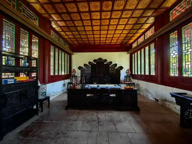 承德避暑山庄,今天参观了避暑山庄,前面宫殿后面园林,庄重与秀美并存