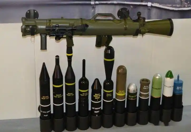 单兵大炮新一代82毫米轻无后坐力炮曝光碳钛合金炮管尊贵奢华