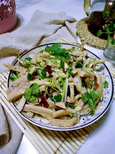 凉拌牛肚的做法_凉拌牛肚怎么做_绿茶的香味_美食杰