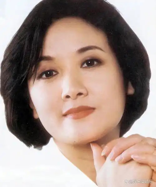 为嫁张国立终身不育,前夫身价过亿说她自作自受,邓婕真的幸福吗