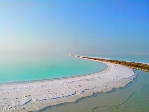 神秘的罗布泊重现美丽湖泊