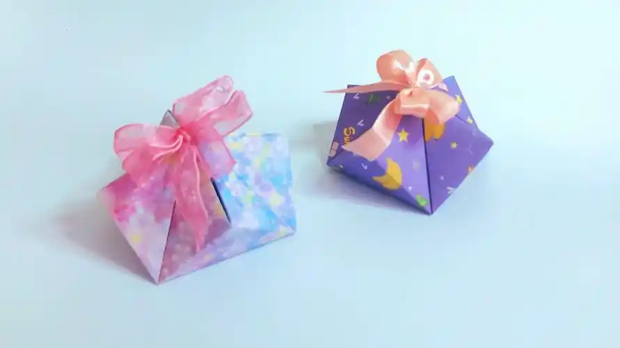 同学非常不错手工折纸新年礼物礼盒的制作教程图解0折好的纯手工折纸