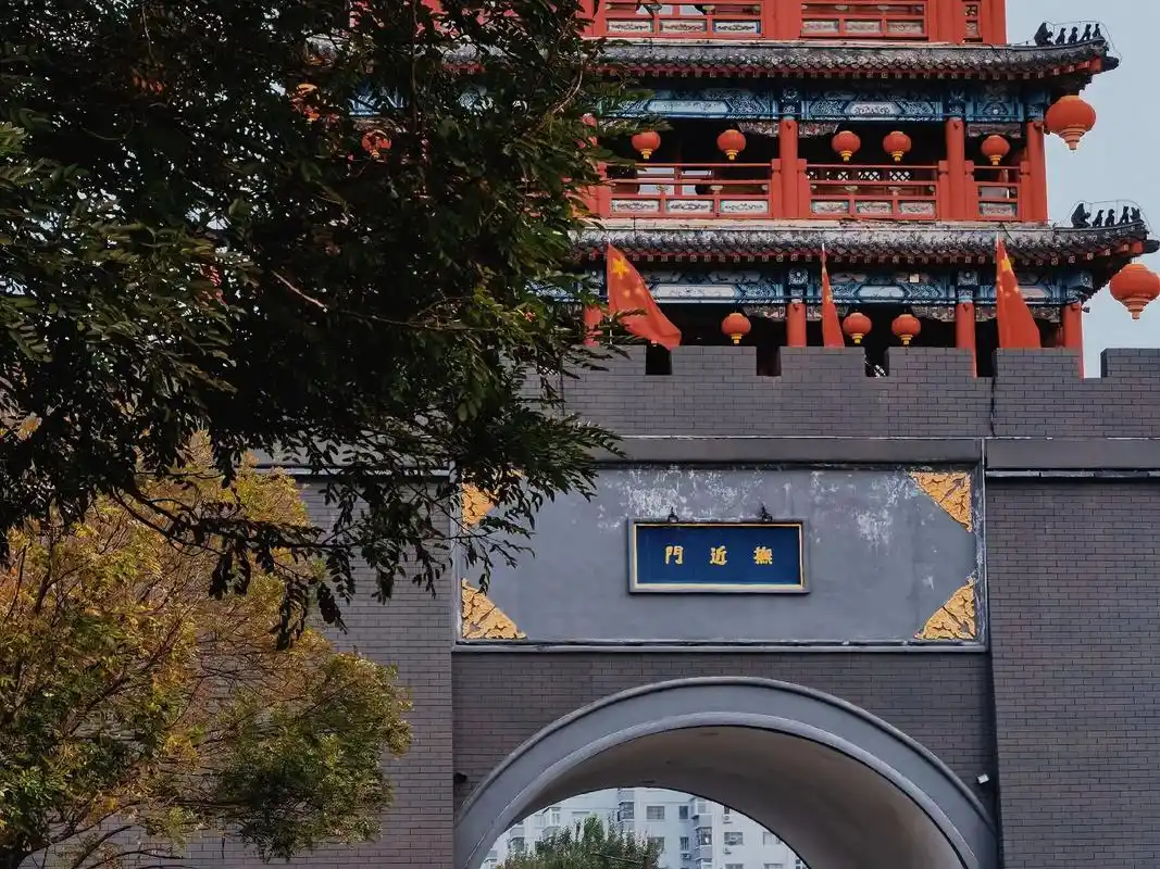 沈阳抚近门.#古建筑之美 #摄影 #记忆  - 抖音