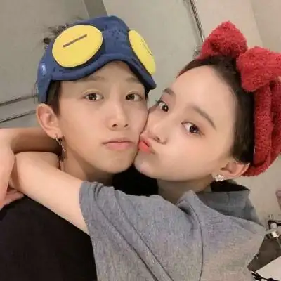 卖萌情侣头像一对不想错过我的年华