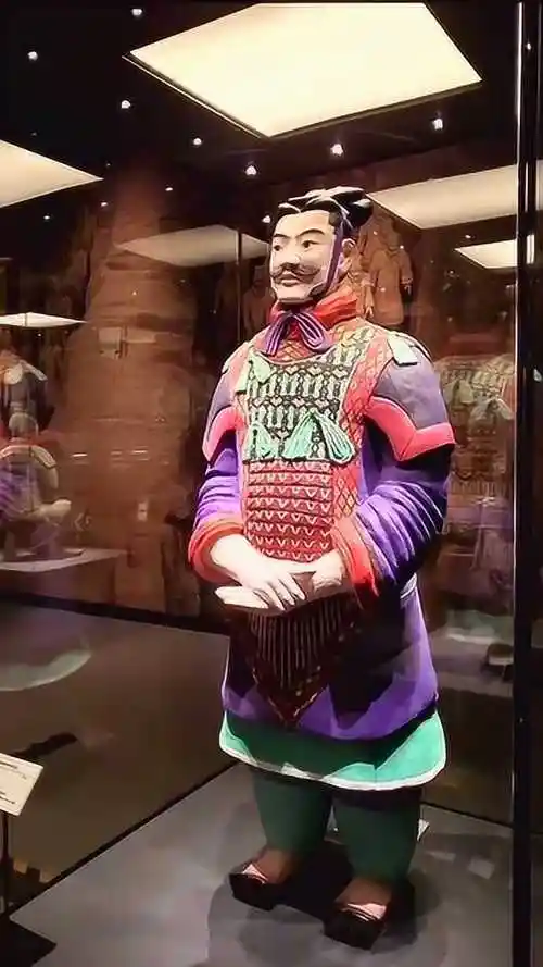 这才是兵马俑刚出土的样子色彩斑斓如同真人