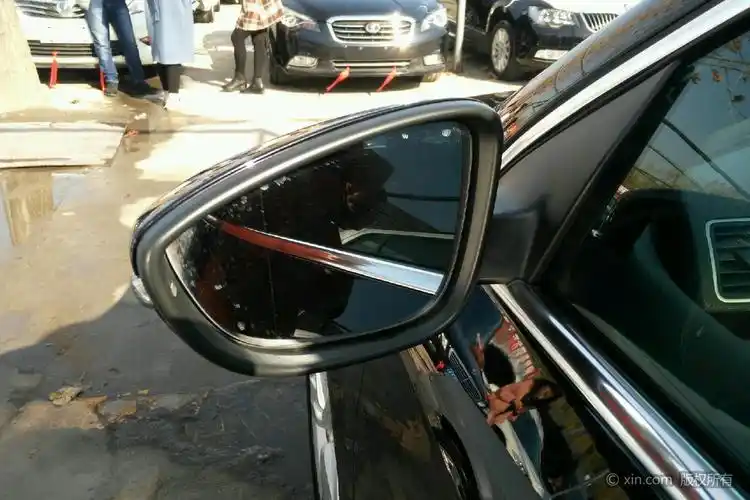 大众迈腾后视镜面