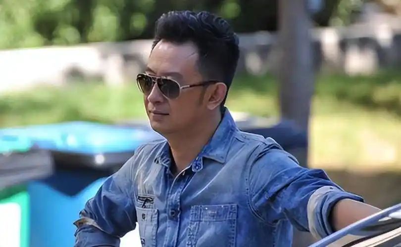 38岁因"夜宿门"身败名裂,9年过去,黄海波表示不"装"了_父亲_电视剧