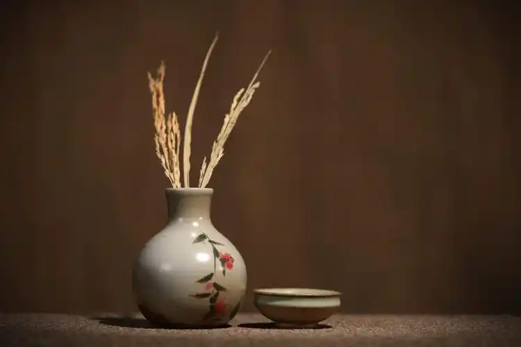 六,顶光 顶光是指从被摄体主体的顶部向被摄主体