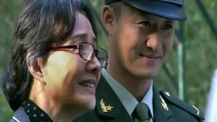 奶奶发现唐心怡探望何晨光,一眼相中孙媳妇,太好看了!