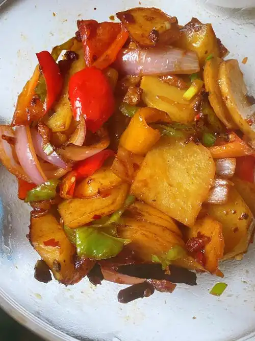 在家也可以做出好吃的干锅土豆片