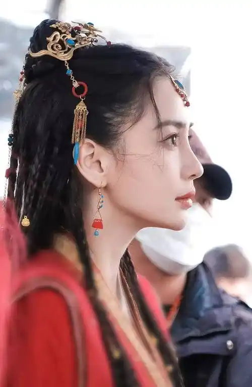 杨颖和黄晓明又一起上热搜了_古装_节目_因为