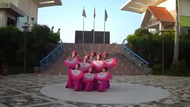 扇子舞红梅赞8人队形,跳的太美了